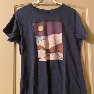 Women’s Graphic Tees